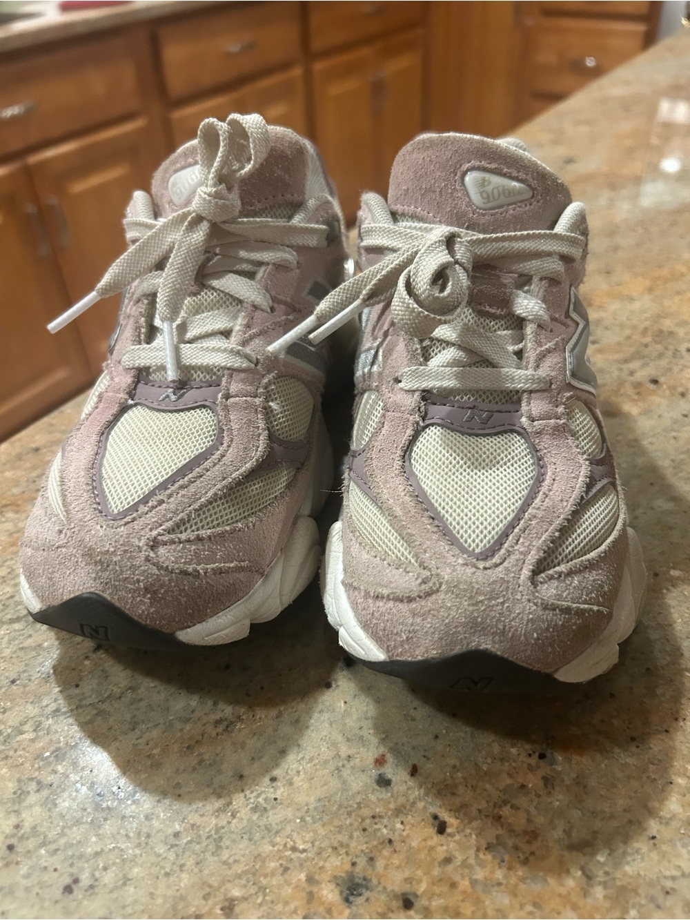 New Balance Kids Dusty Pink & Cream Sneakers used without box